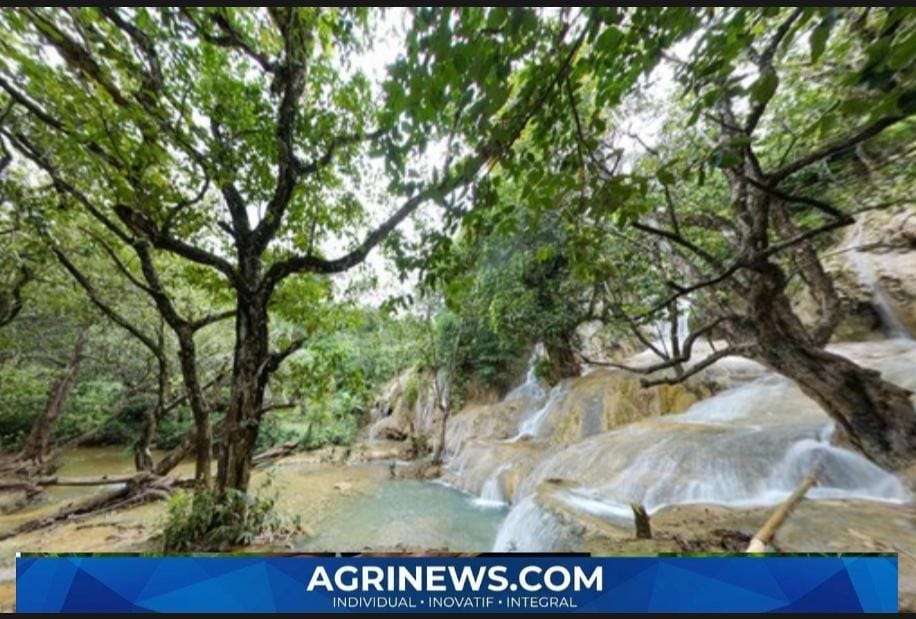 Grobogan Sewu, Wajah Lain Wisata Pantai Pelang yang Menggabungkan Air Terjun dan Pesisir Trenggalek