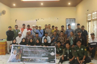 Dari Akar Putri Malu untuk Pertanian Berkelanjutan: KKN PMD Universitas Mataram Latih Petani Desa Labulia Membuat PGPR